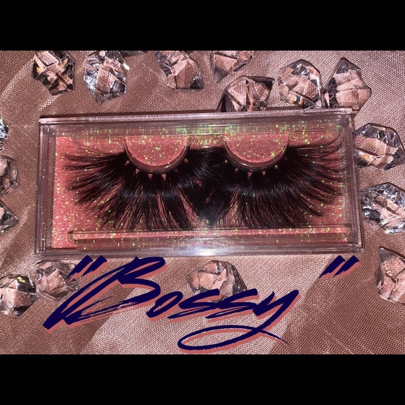 Lashes - Picture 2 of 13